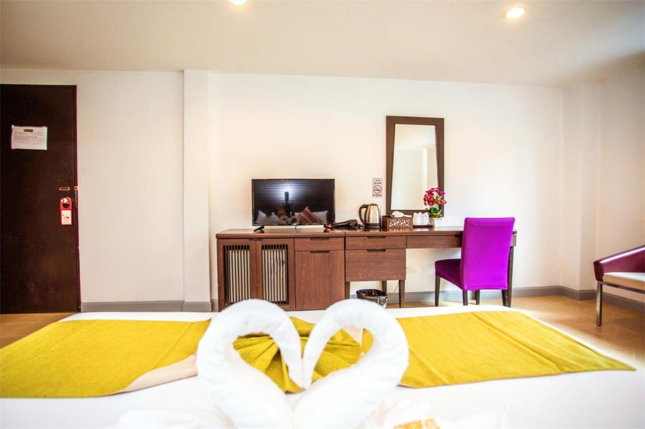 Sino House Patong Hotell Eksteriør bilde