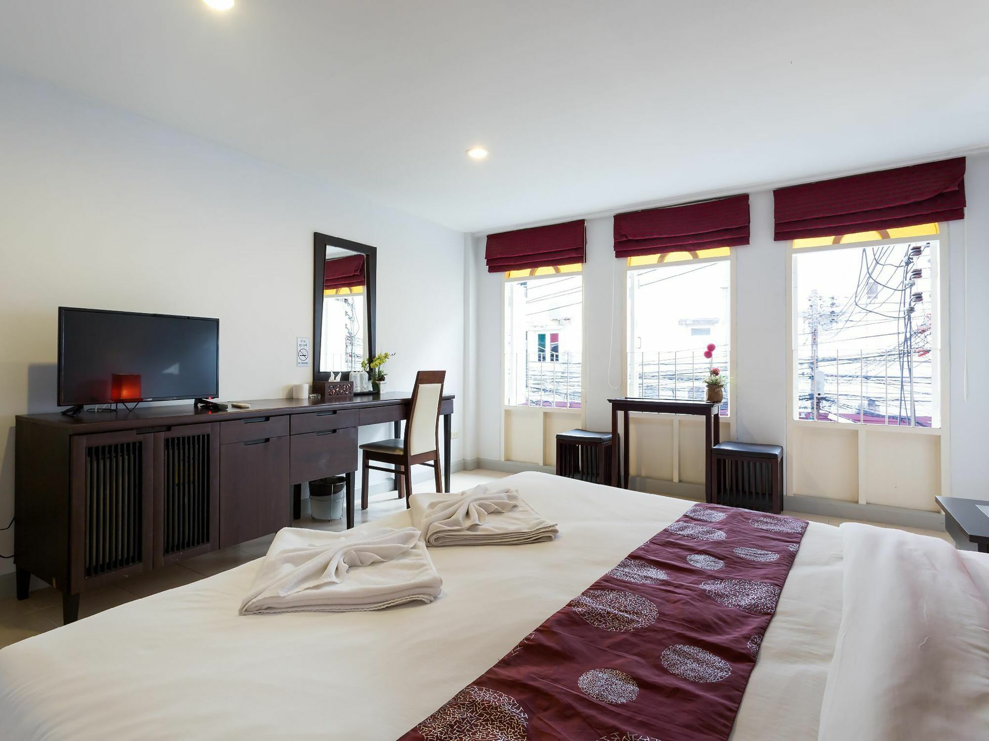 Sino House Patong Hotell Eksteriør bilde