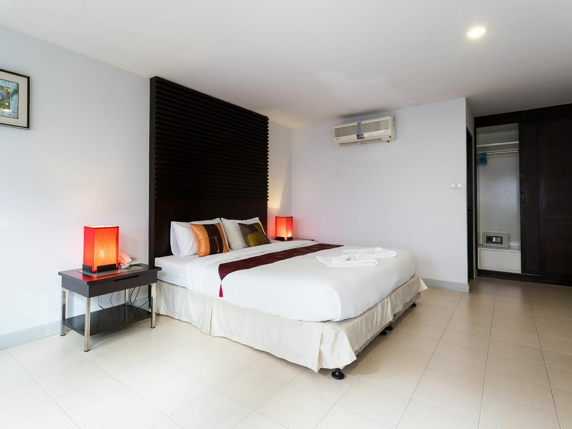 Sino House Patong Hotell Eksteriør bilde