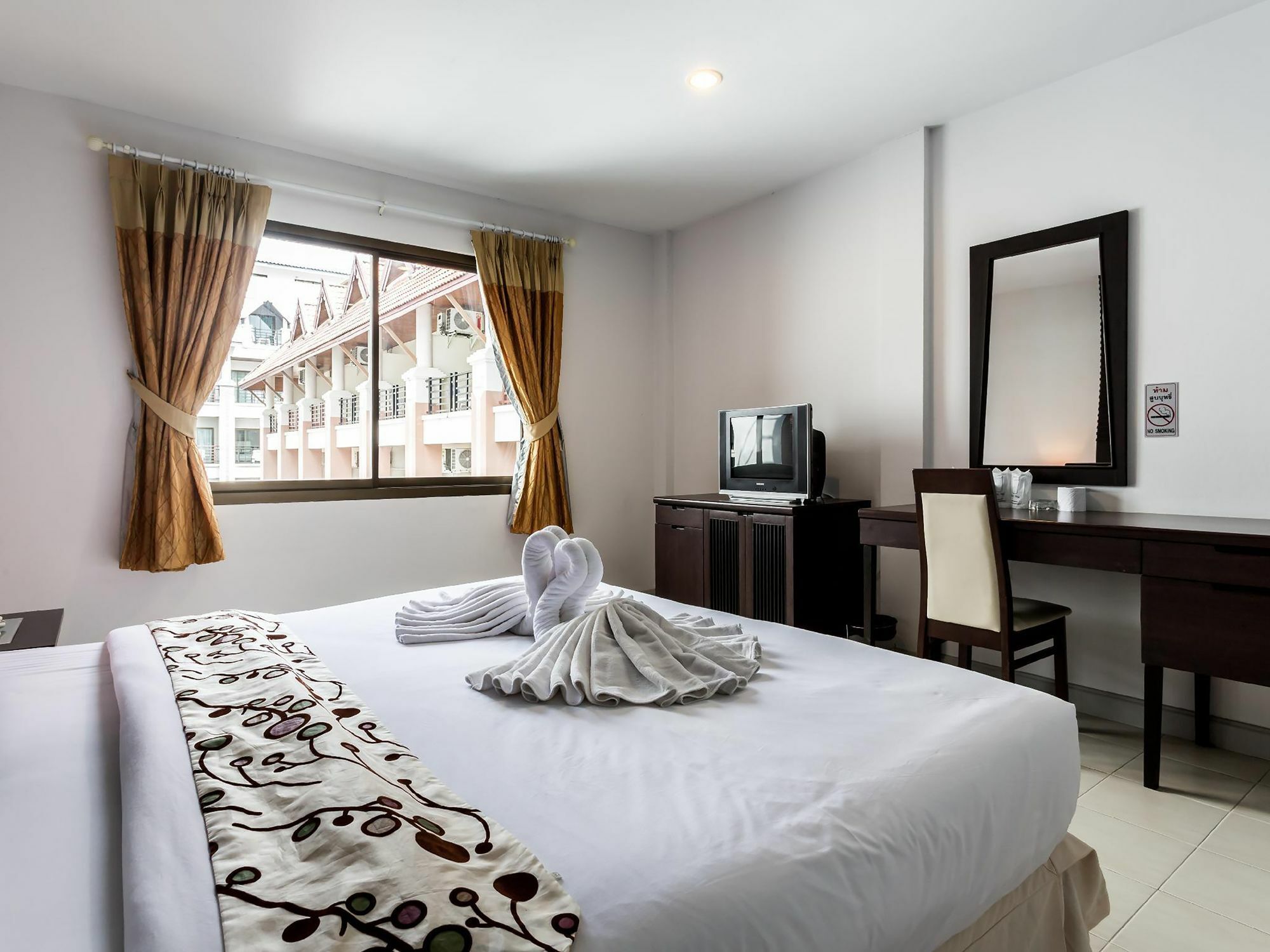 Sino House Patong Hotell Eksteriør bilde