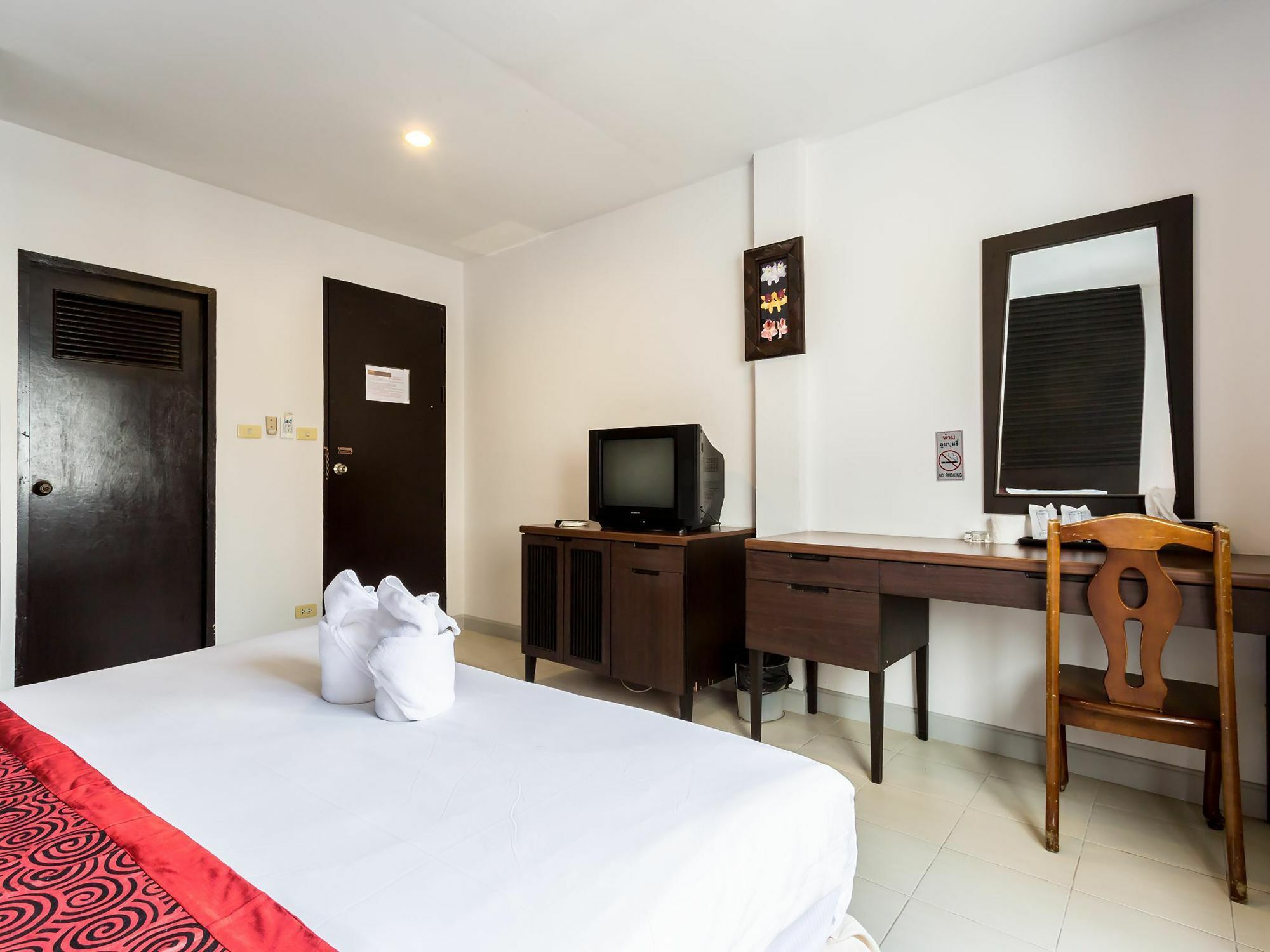 Sino House Patong Hotell Eksteriør bilde