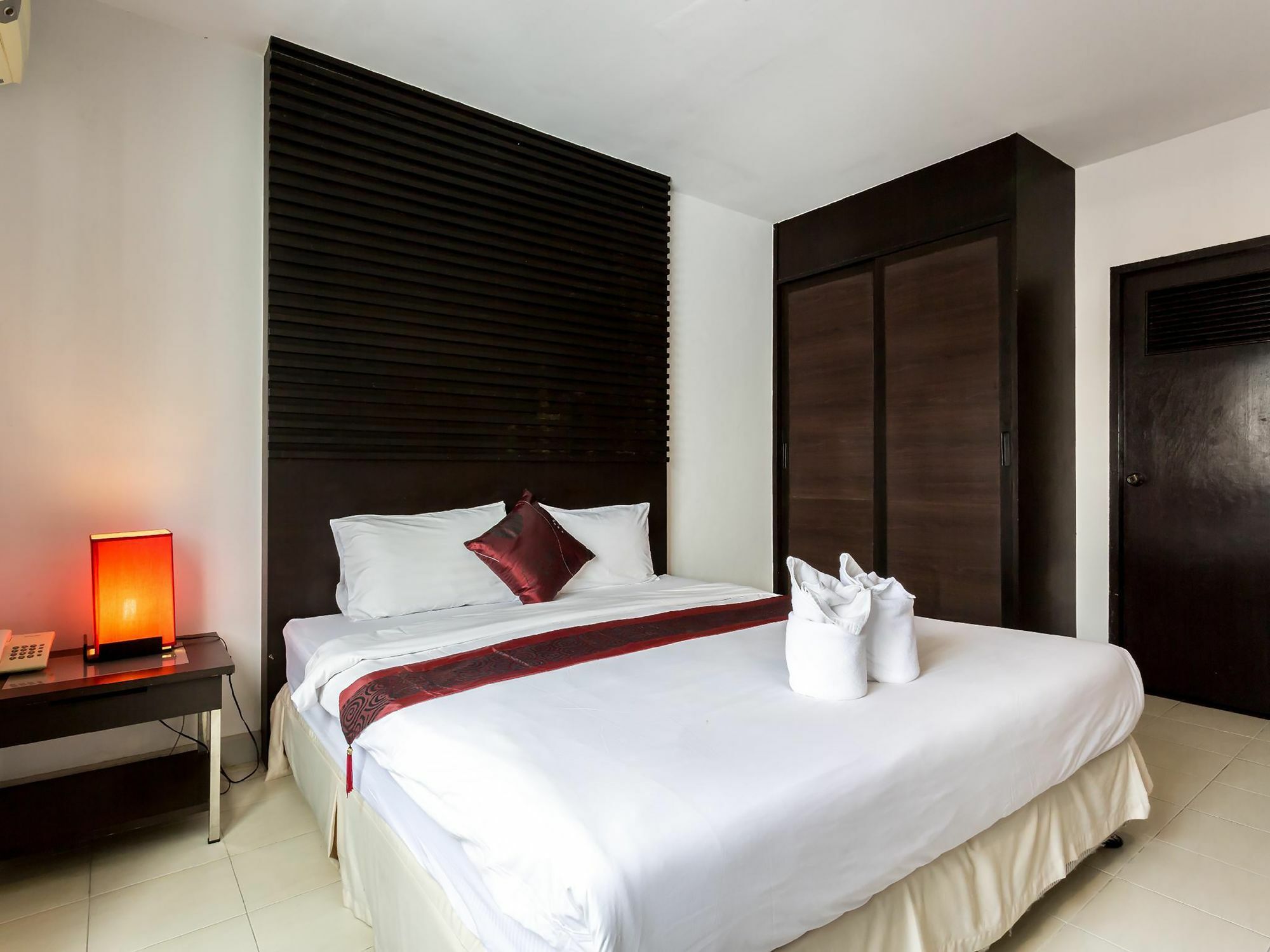 Sino House Patong Hotell Eksteriør bilde