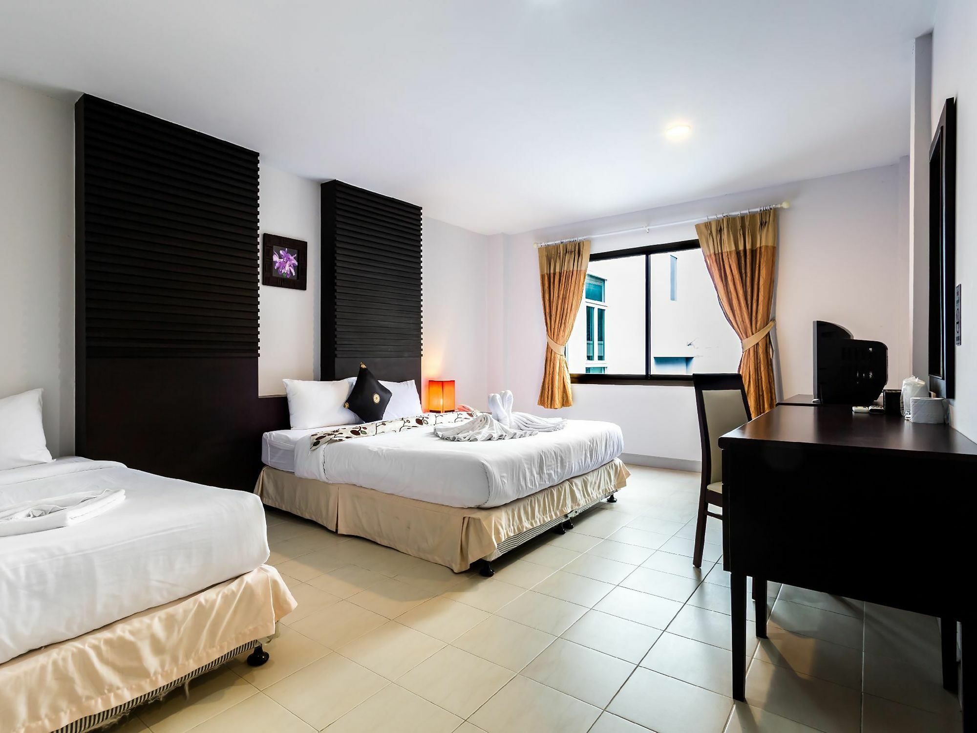 Sino House Patong Hotell Eksteriør bilde